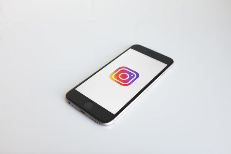 Instagramを検索エンジンとして利用すると便利です