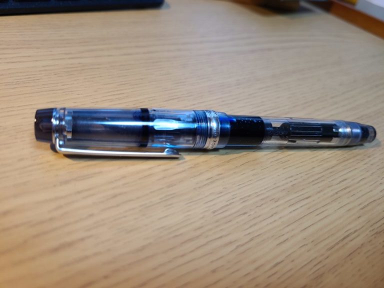 万年筆はパイロットの【カスタムヘリテイジ92】を愛用してます