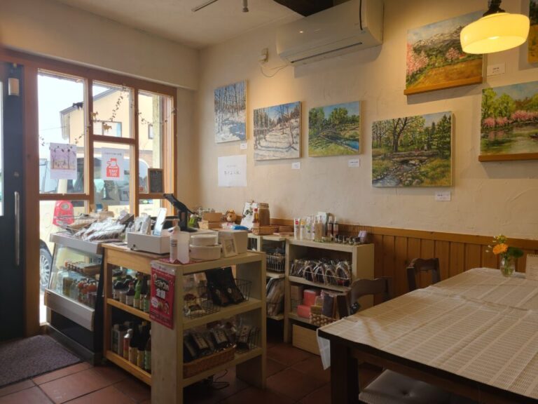 【春をよぶ風　仲浩克作品展】知恵の木　展示状況