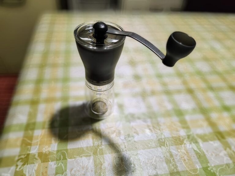 優雅な朝に！手動のコーヒーミルおすすめ