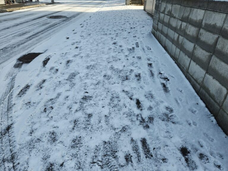 冬の歩道の横断勾配は危険なのか