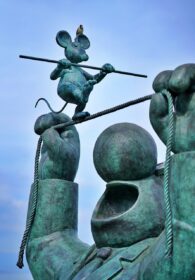 「撫で肩」なんですけど