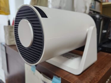 F100キャンバスにプロジェクター投影実験