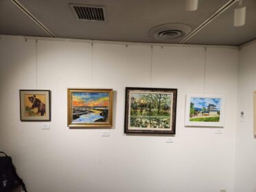 2024年「３人の画家展～inオマージュ」の様子の動画