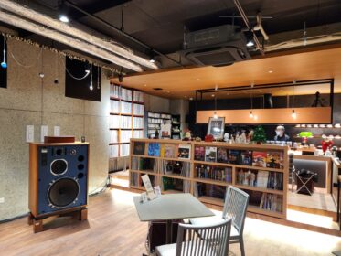 喧騒を離れた音の楽園。「ジャズ喫茶にょこ」で過ごす贅沢な時間