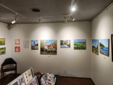 2026年 三人の画家展在廊について